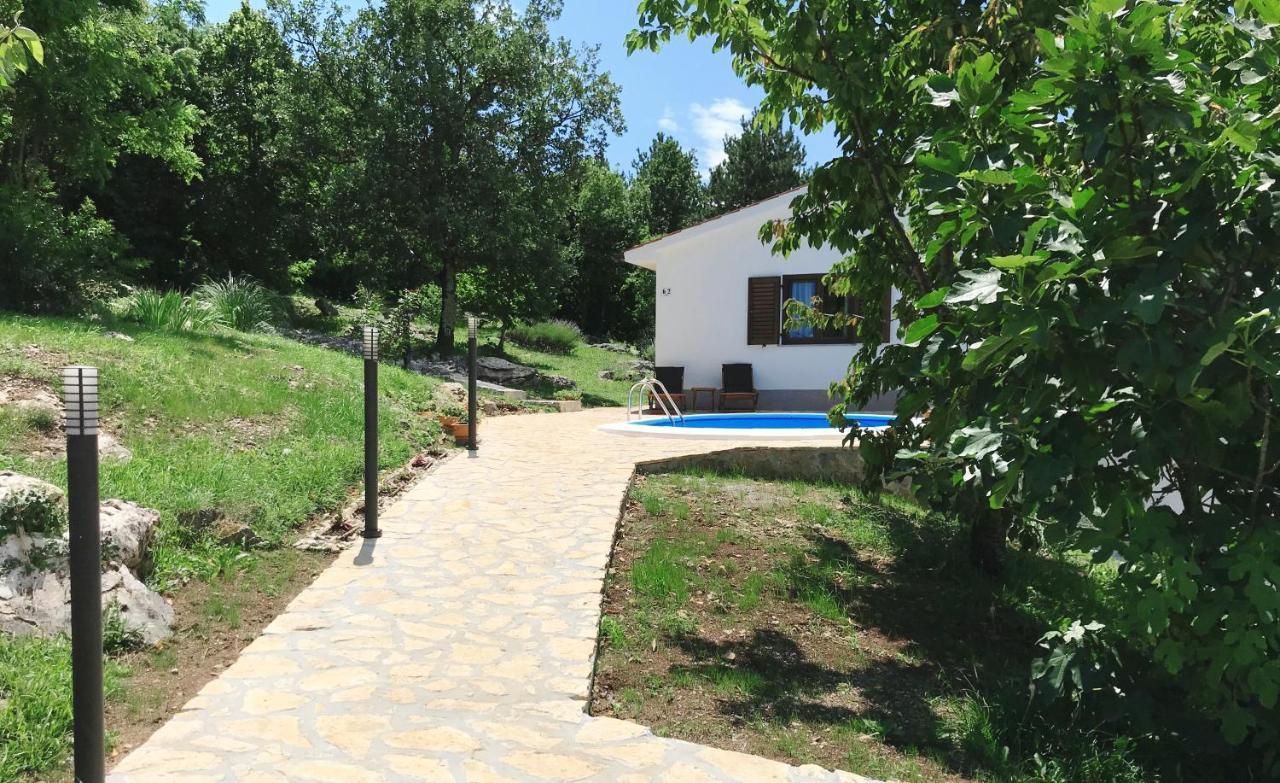 Holiday Home Deni Roč Exteriör bild